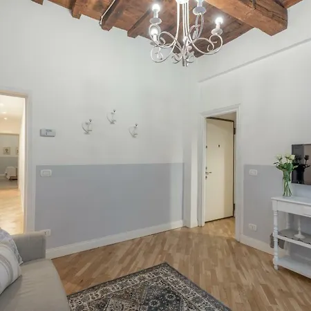 - Altafronte Apartament *